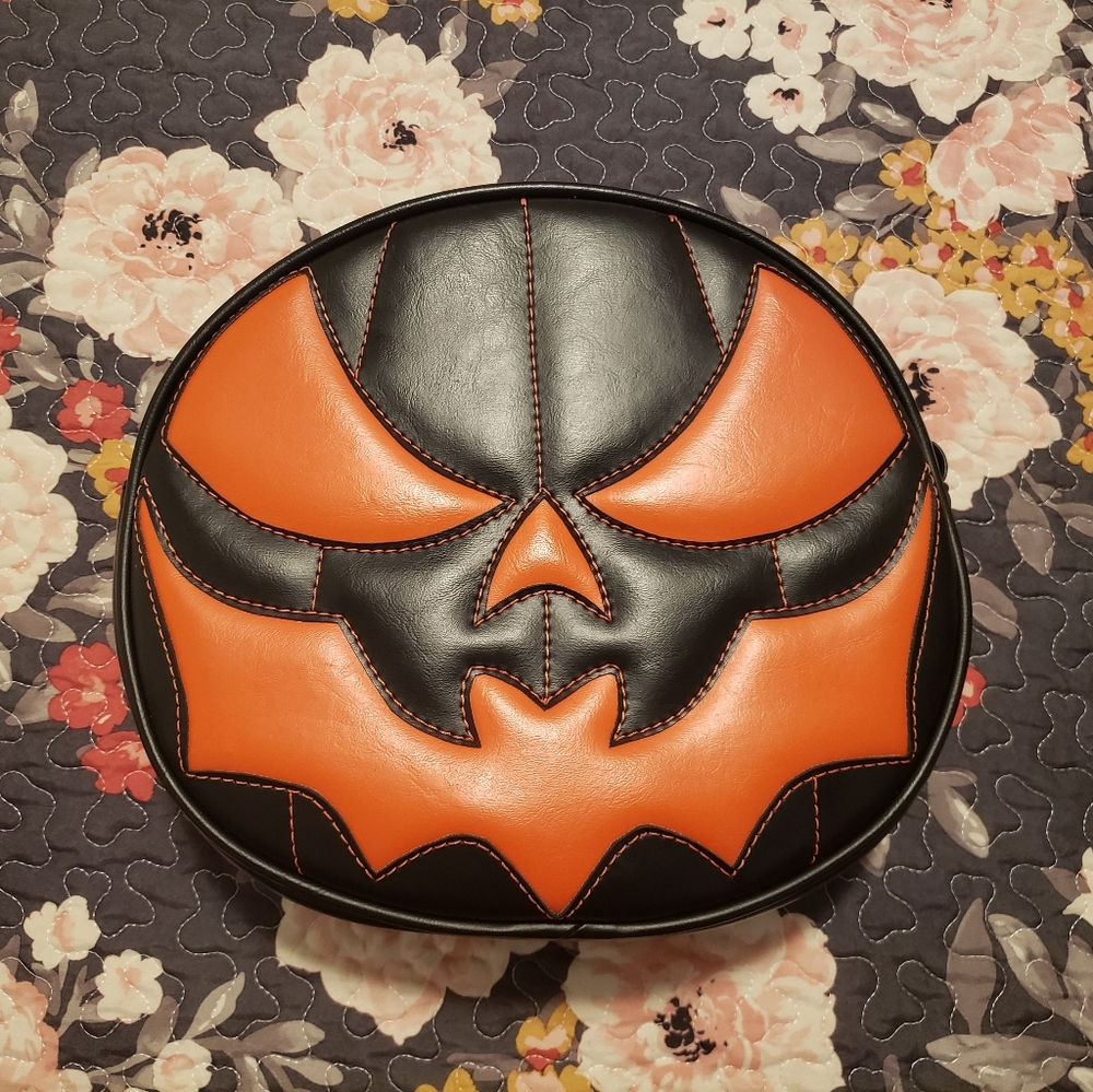 Love pain and stitches black & orange batmouth🦇